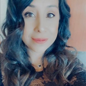 Meet your Posher, Angie